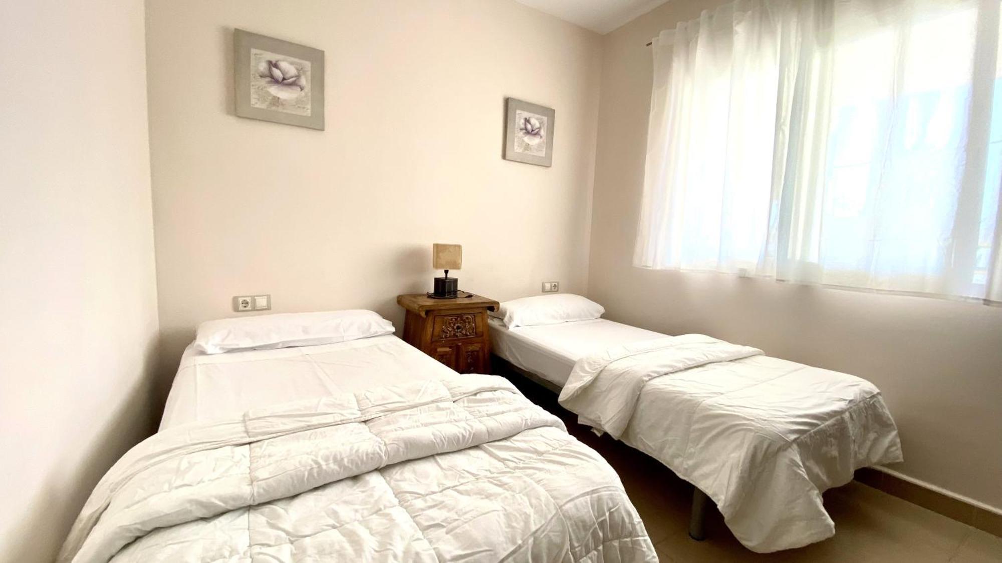 Apartamentos Carlton Vyb Денія Екстер'єр фото