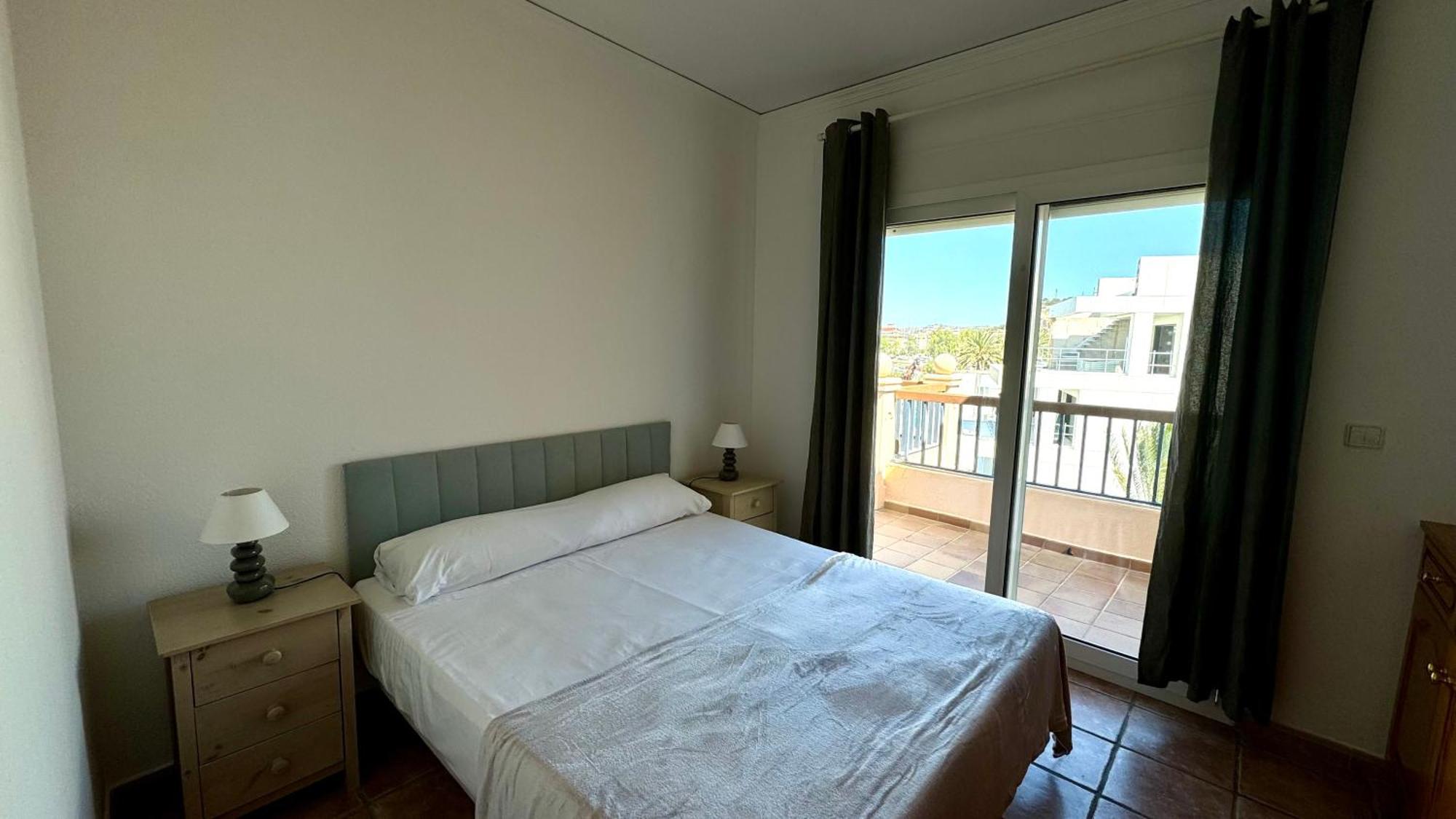 Apartamentos Carlton Vyb Денія Екстер'єр фото