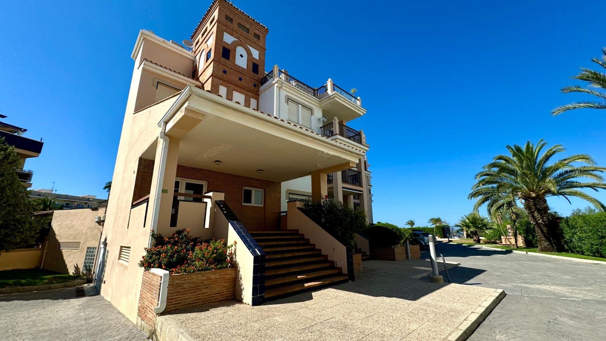 Apartamentos Carlton Vyb Денія Екстер'єр фото