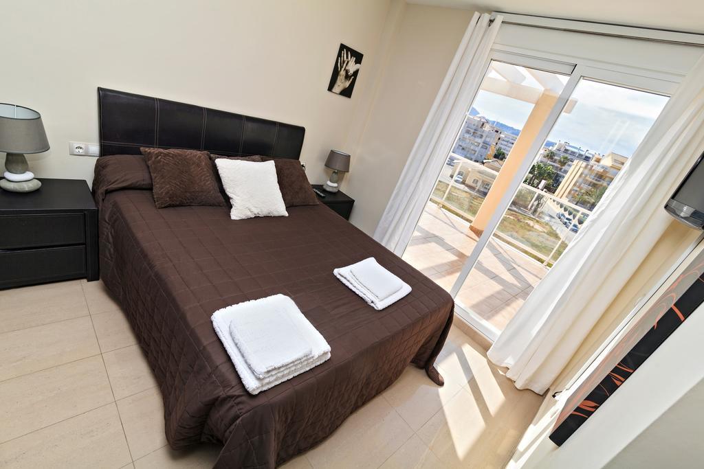 Apartamentos Carlton Vyb Денія Екстер'єр фото