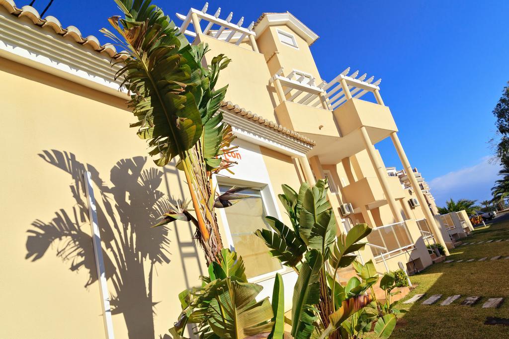 Apartamentos Carlton Vyb Денія Екстер'єр фото