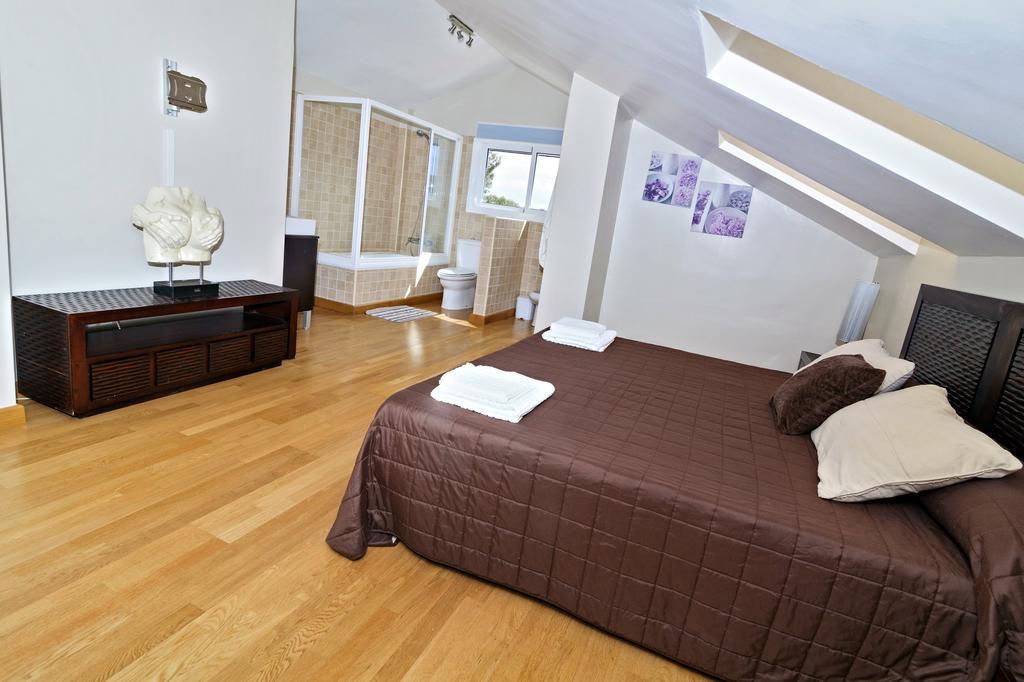 Apartamentos Carlton Vyb Денія Екстер'єр фото