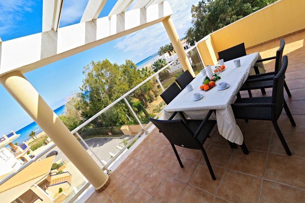 Apartamentos Carlton Vyb Денія Екстер'єр фото