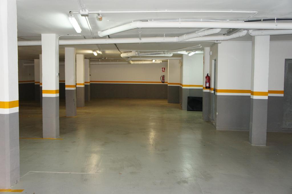 Apartamentos Carlton Vyb Денія Екстер'єр фото