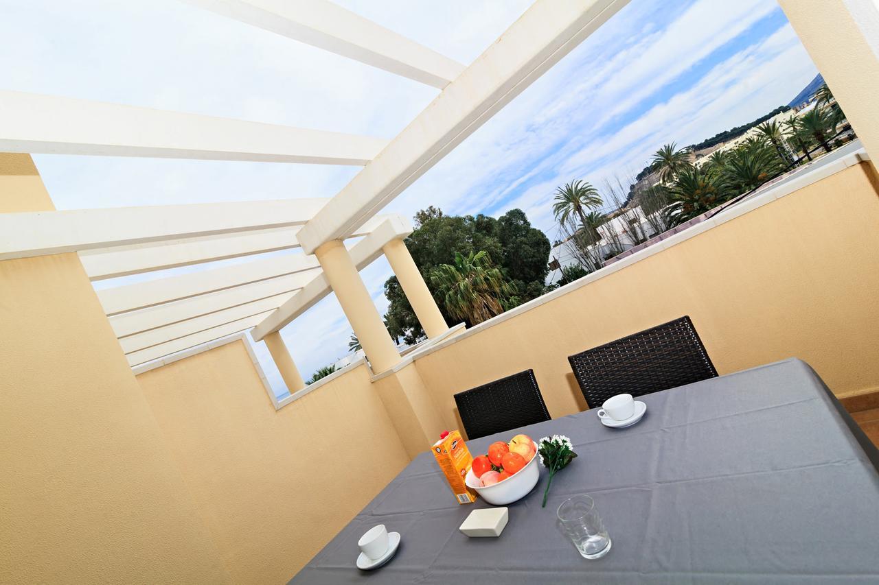 Apartamentos Carlton Vyb Денія Екстер'єр фото